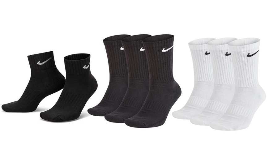 Image 1: Three-Pack Nike Men's Everyday Cushioned Socks 