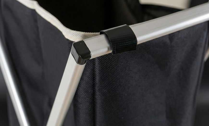 Image 6: Cesto portabiancheria Melissa