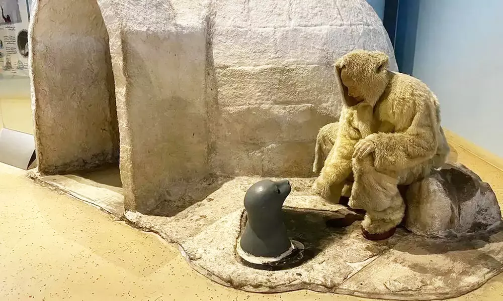 One or Two Hour Play Access + Painting & Arts & Crafts For Up to Two