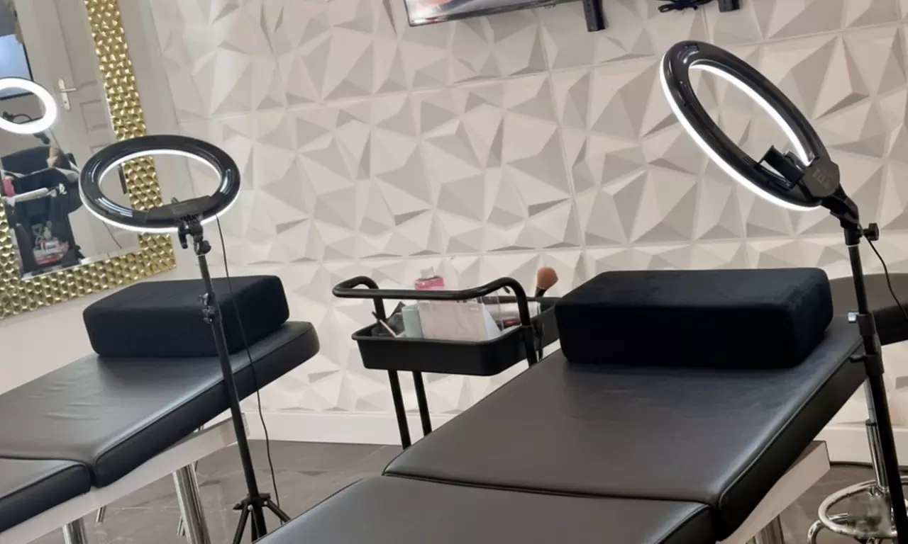 Regard sublimé avec soin des cils et sourcils au Sofya Beauty