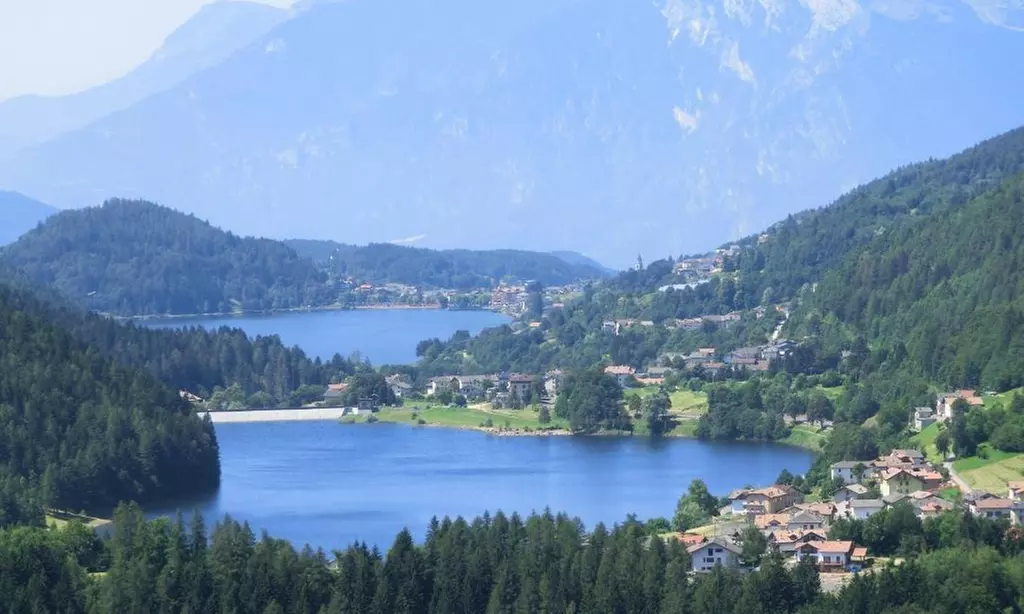 Trento: camera matrimoniale con colazione o mezza pensione per 2