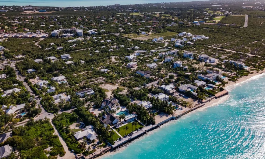 Image 3: ✈ 4-Day Stay at Atrium Resort with Air from Great Value Vacations