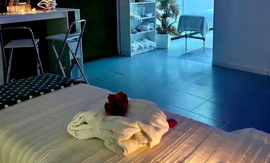 Image 4: Spa privado para 2 con masaje, hidromasaje, cava y aperitivo