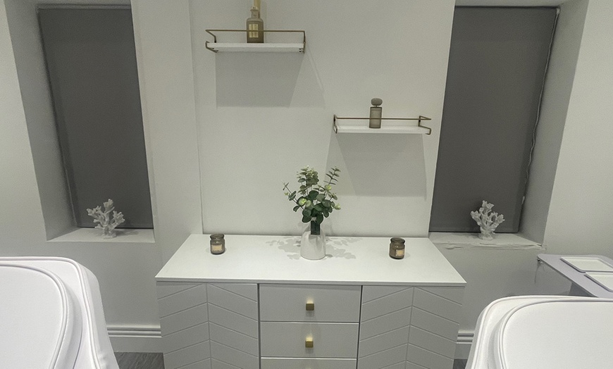 Image 5: Transform Your Look with HIFU on Abdomen or Face