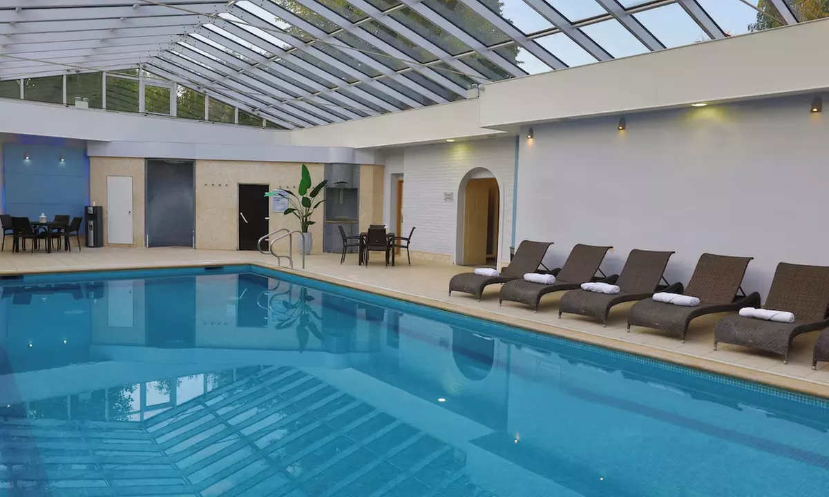 Oxfordshire: Spa Stay with Breakfast, Dining Credit and Late Check out