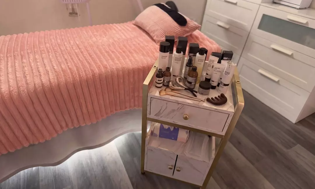 Get One, Two, or Three Full-Face Chemical Peels with Dry Head Spa