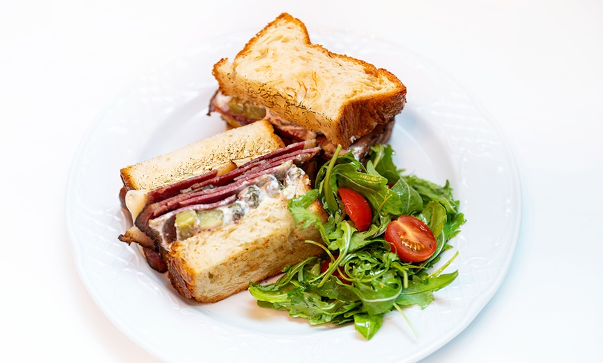 Image 17: Brunch para 2 o 4 con dulces, salados, bebidas y premium con cócteles
