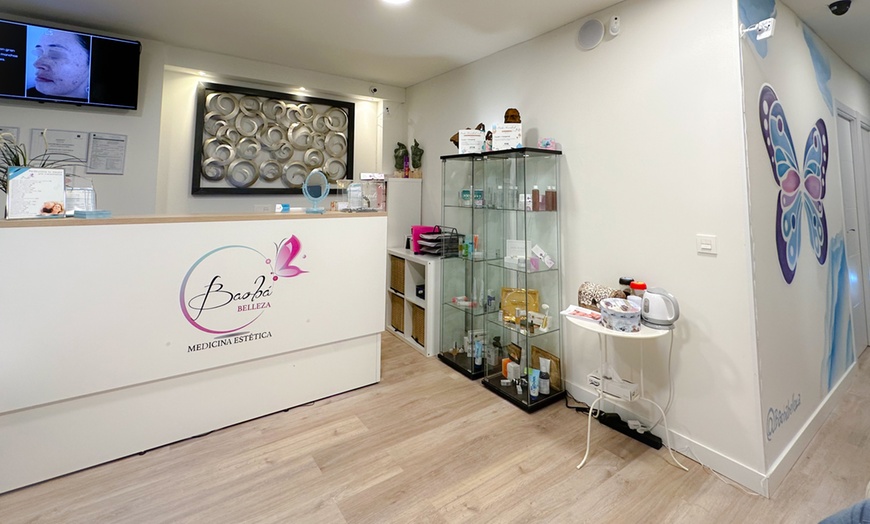 Image 8: Tratamiento facial con infiltración de ADN de esperma de salmón