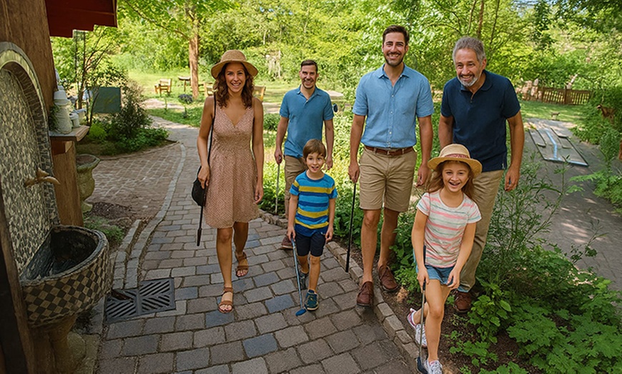 Image 5: 60 Min. Verleih von 1-2 Tretbooten inkl. Minigolf spielen