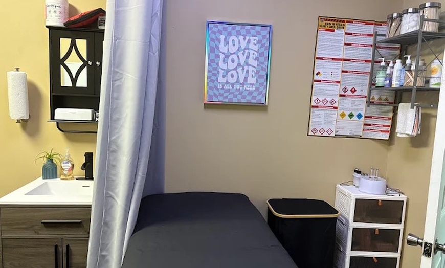 Image 2: Unwind w/ 60 or 90 Min Swedish Massage with Optional 30 Min Foot Soak 