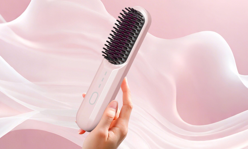 Image 10: Cordless Hair Straightener Brush