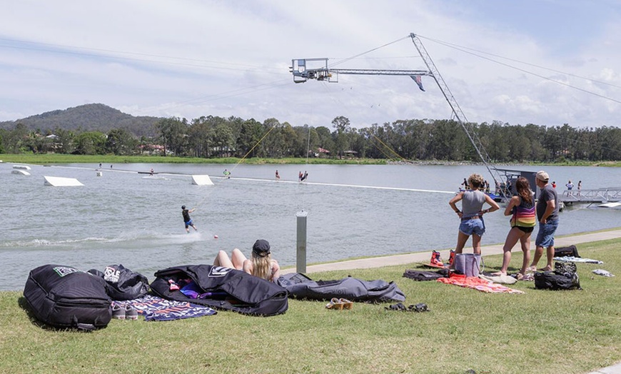 Image 5: One-Hour Wakeboarding or Kneeboarding with World-Class Obstacles