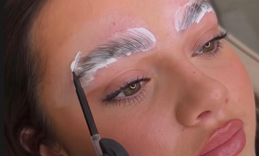 Image 10: Zahnschmuck mit Swarovski®-Kristallen, Lash- oder Brow-Lifting + Farbe