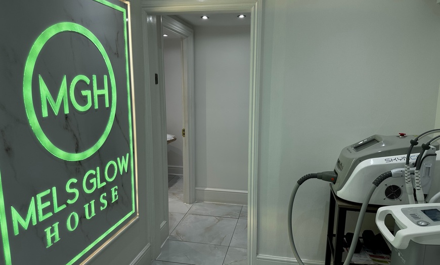 Image 3: Up to 46% Off on Nail Spa/Salon - Mani-Pedi at MelsGlowHouse