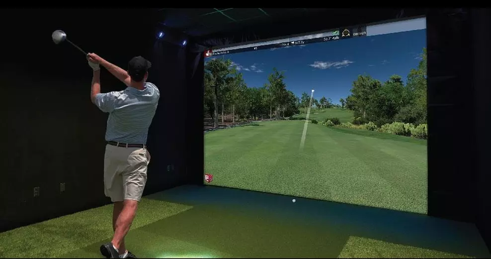 Indoor Golf Simulator Experience – Farmington