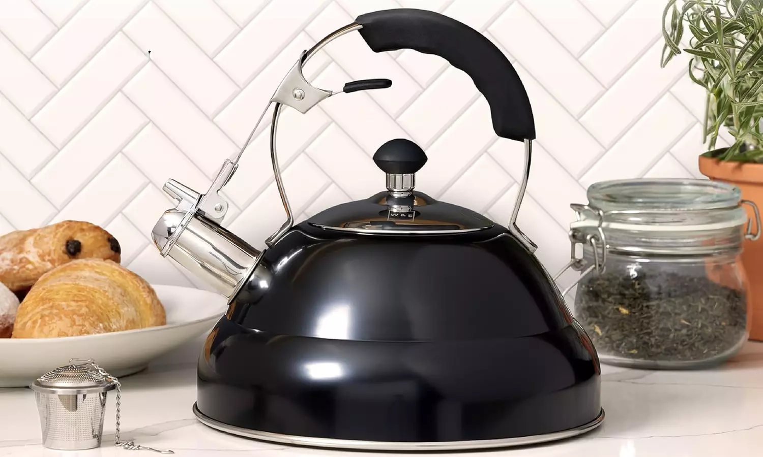 Willow & Everett Whistling Kettle 3L