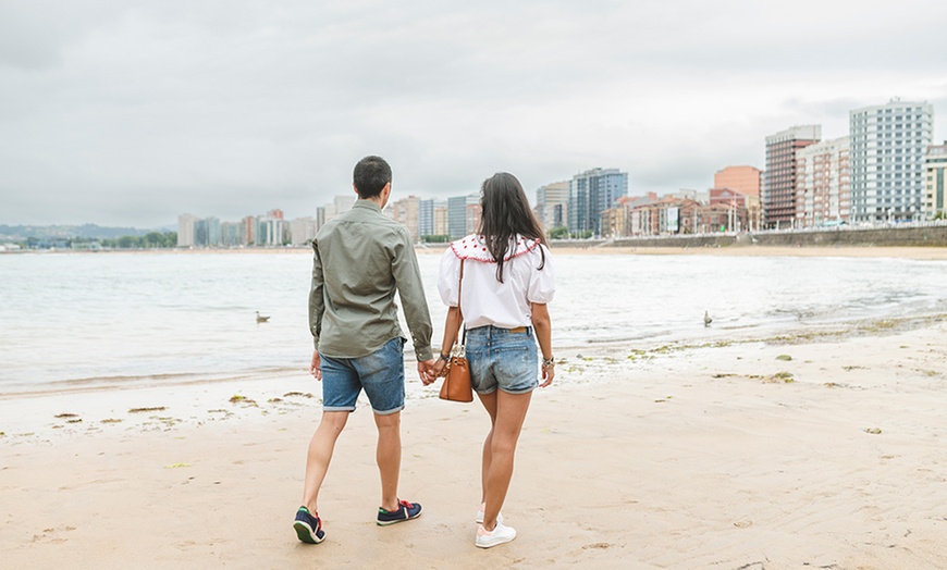 Image 5: Sesión de fotos en pareja en la playa o cualquier lugar de Gijón