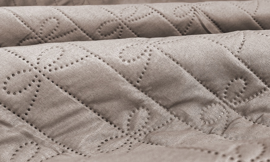 Image 10: Tagesdecke mit Schleifenverzierung