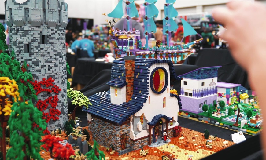 Image 7: Up to 30% Off Nashville's Ultimate LEGO® Fan Convention