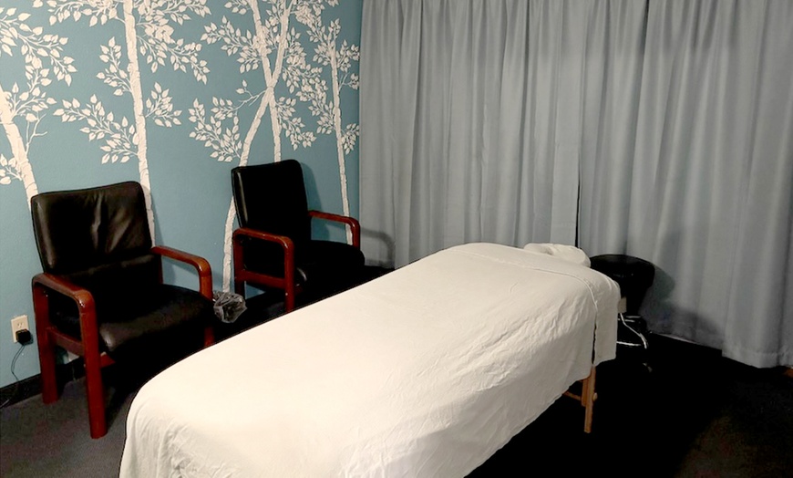 Image 3: Relax with 60 or 90 Minute Custom Swedish or Deep Tissue Massage 