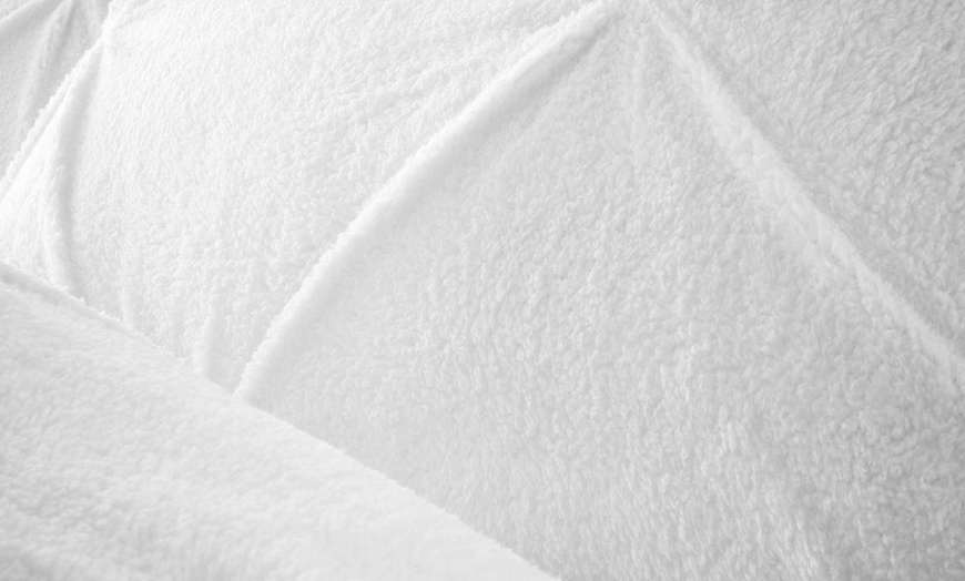 Image 24: Gaveno Cavailia Teddy Chiswick Duvet Cover Set or Teddy Fitted Sheets