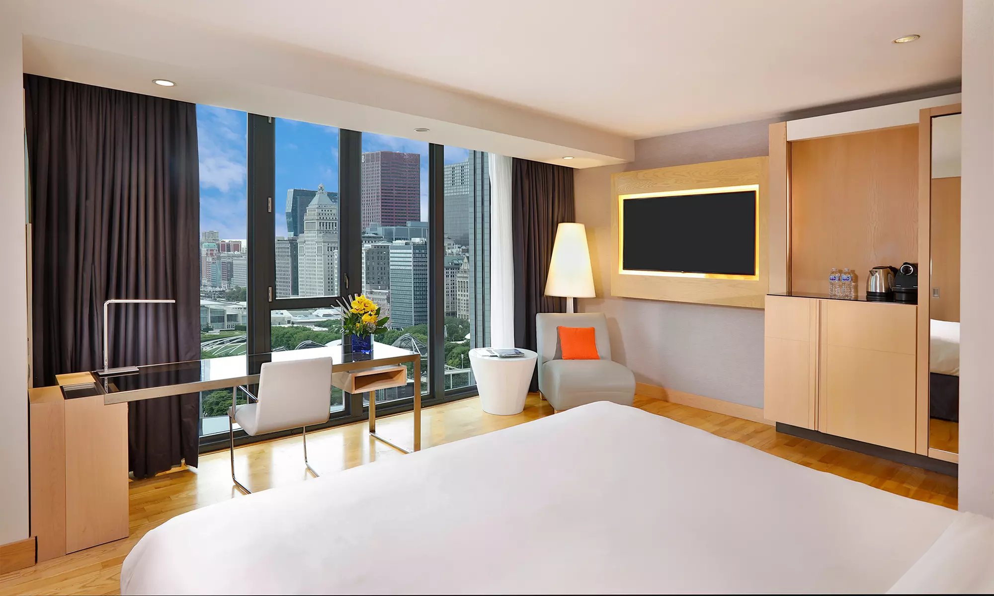 Hotel Near Millennium Park w/ Breakfast or Valet for Select Options