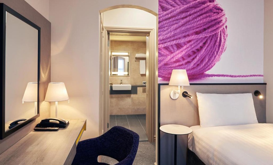 Image 5: Devon: Elegant 4* Stay with Breakfast & Late Check-out