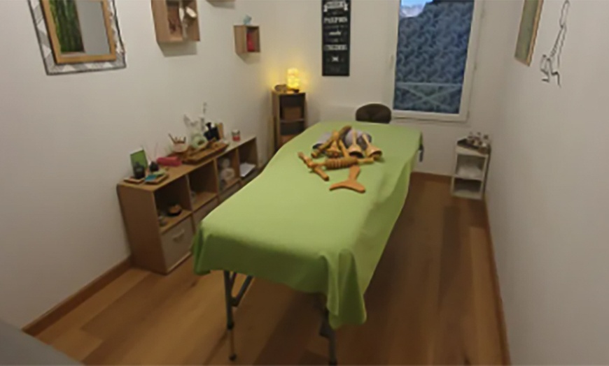 Image 3: Massage californien relaxant ou évasion au bambou de 60 min