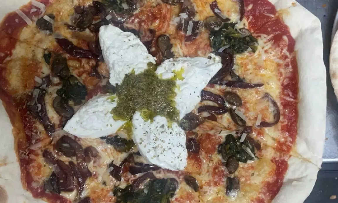 Pizza oder Pasta nach Wahl opt. mit Antipasti-Platte für 2-4 Personen