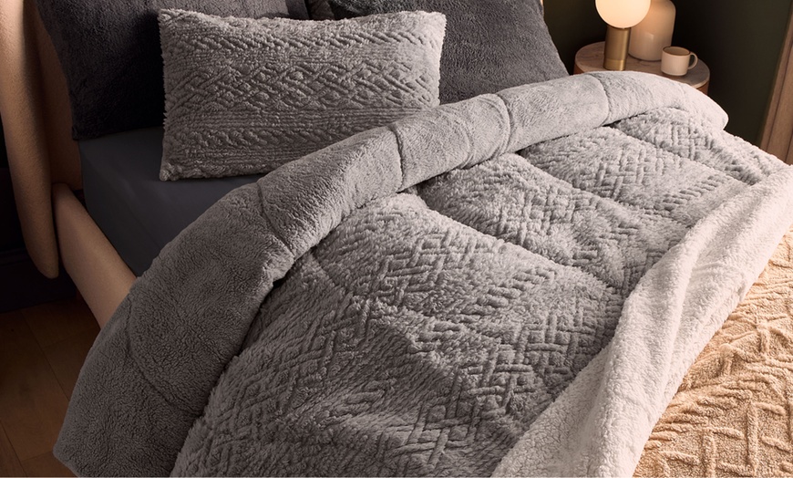Image 1: Silentnight 10.5 Tog Cosy Teddy Coverless Duvet Set