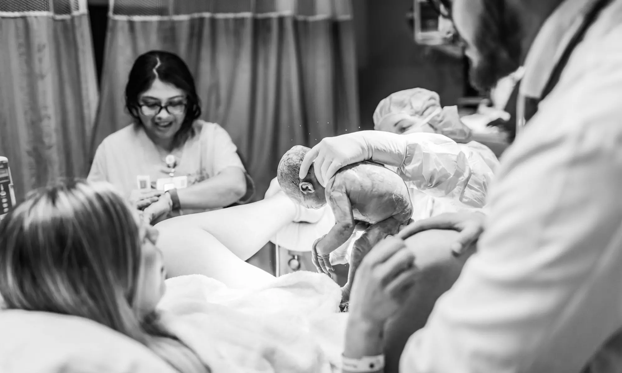 Capture Moments with Mini/Full, Newborn, or Birth Photography Session