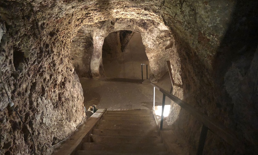 Image 4: Bodega histórica del S.XVII con cata de vinos y opciones gourmet