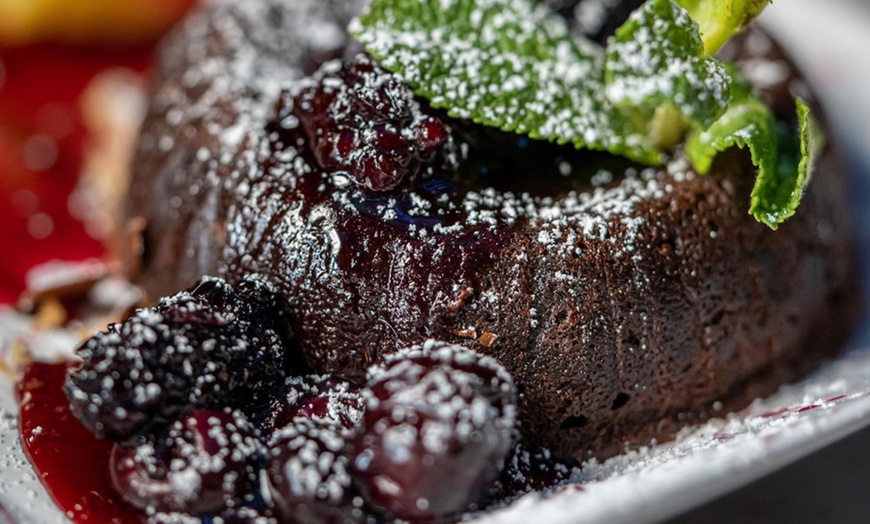 Image 22: Burger nach Wahl inkl. Pommes & Softdrink für 1, 2 oder 4 Personen