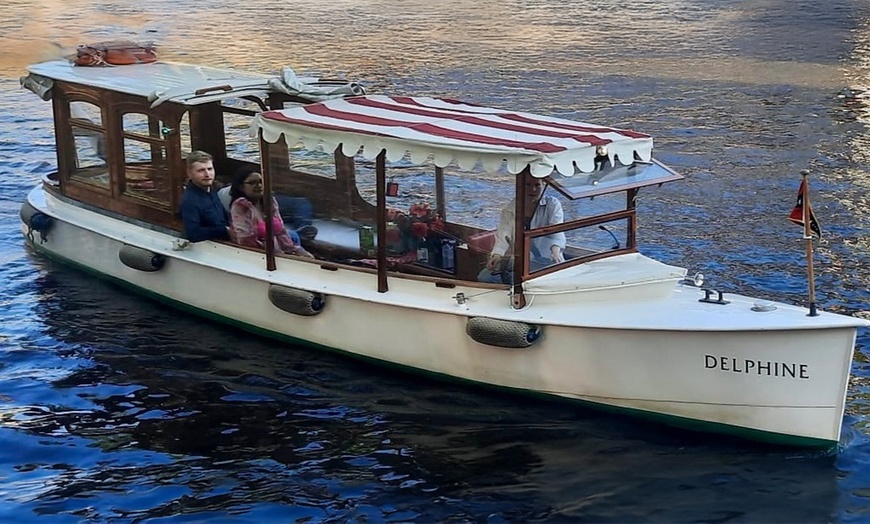 Image 2: 2 uur privéboottocht met je vriend(inn)en door de Amsterdamse grachten