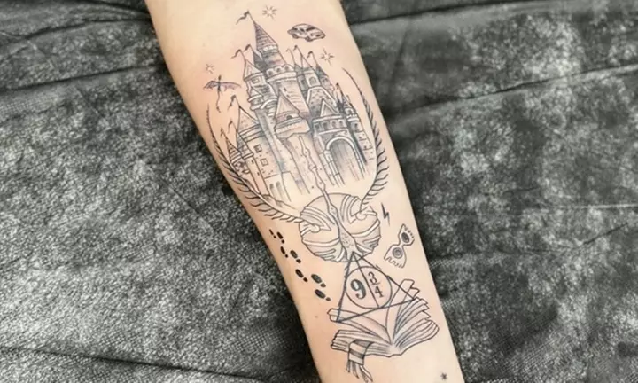 1 o 2 tatuajes minimalistas de 3 x 3 cm para 1 persona en tinta negra