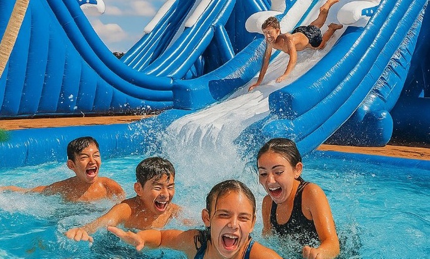 Image 5: Parque acuático Wow: entrada para niño o adulto, junto al C.C. Bonaire