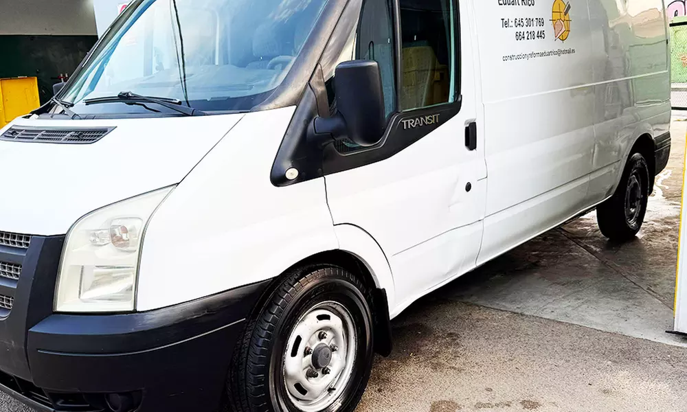 1, 2 o 4 lavados para coche con opción a tratamiento hidrofóbico y más