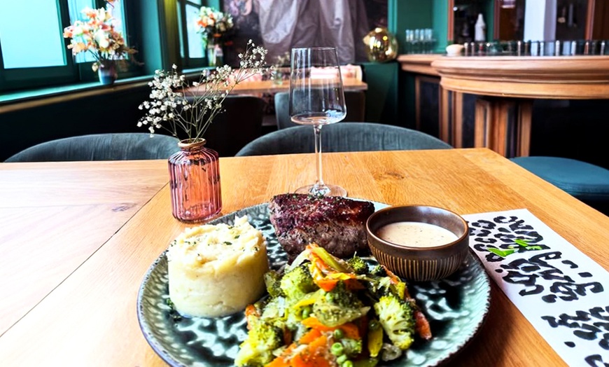 Image 3:  Menu en 3 services pour 1, 2, 4, 6 ou 8 personnes