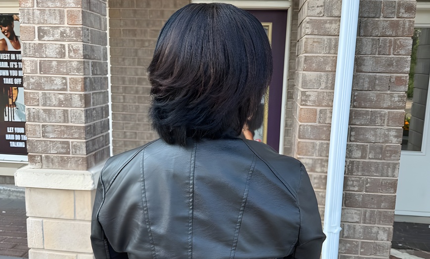 Image 4: Textured Haircuts and Steam Hydration