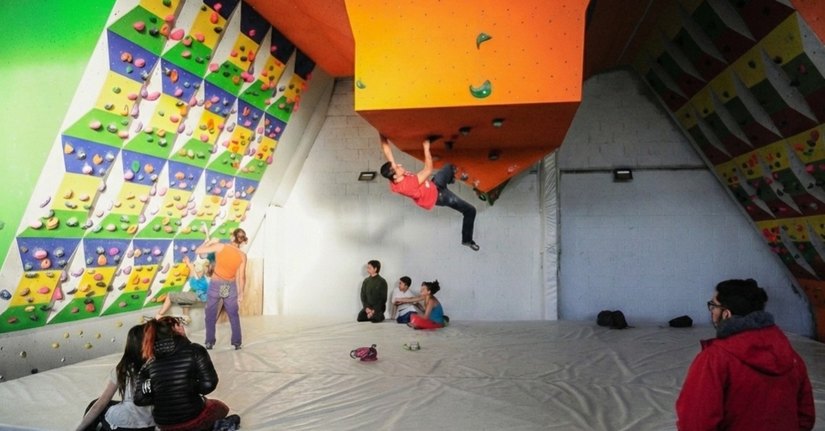 Entrada y clases de escalada en rocódromo Indoorwall en Alicante