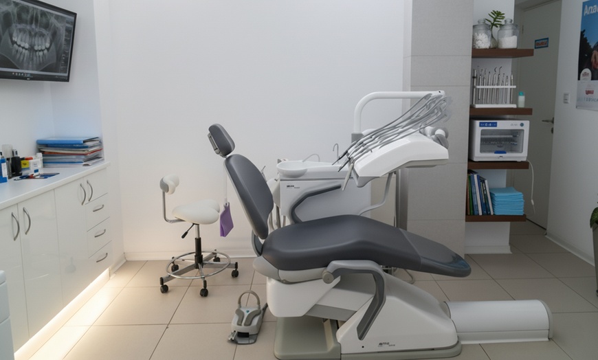 Image 2: Higiene dental completa, revisión y opción a curetaje de 1 o 2 arcadas