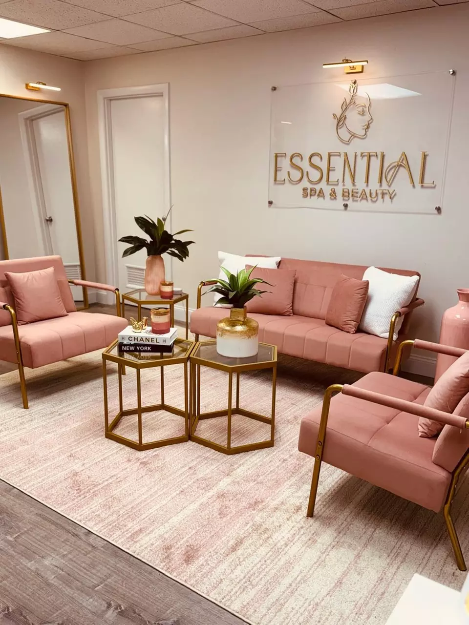 Get Glam with Express, Classic or Hybrid Eyelash Extensions