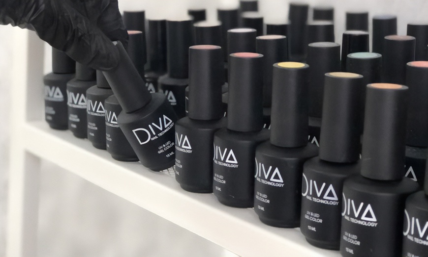 Image 7: Autumn inspiration: Deluxe Gel Polish or BIAB Manicure Awaits You