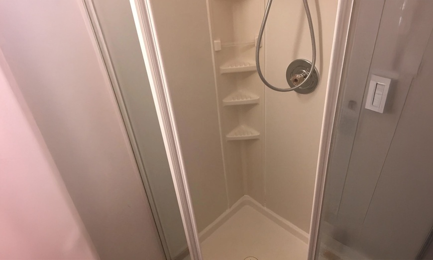 Image 3: Keep Your Home Spotless with Up to 8 Hours of House Cleaning