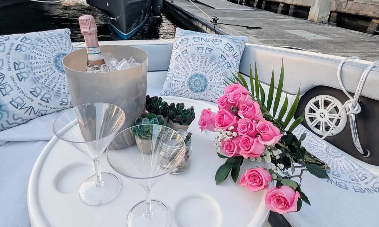 Romantic Sunset & Night Tours for Couples – Champagne & Flowers 