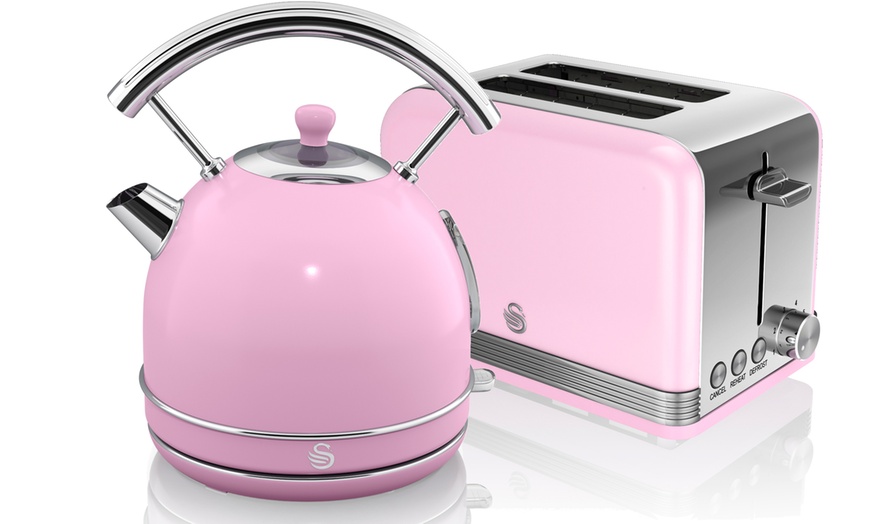 Image 18: Swan Retro Kettle and Toaster Set