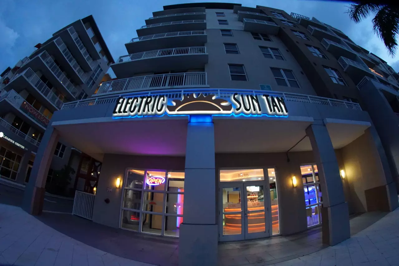 Choose from "The Grand Tour" Tanning Bed or VersaSpa Spray Tan