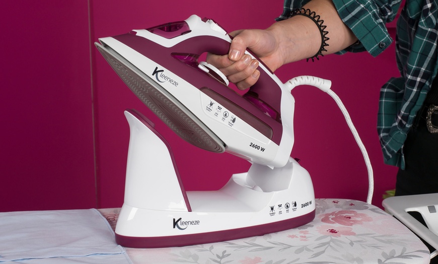 Image 12: Kleeneze Cordless Steam Iron
