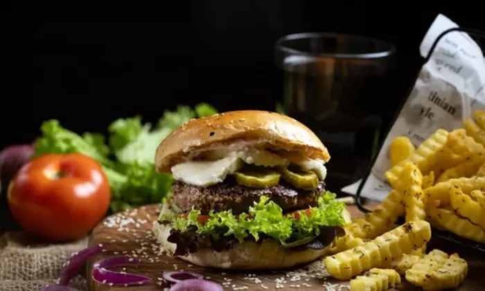 Burger nach Wahl inkl. Pommes für 1 - 4 Personen