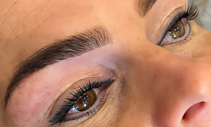 Image 8: Langdurige beauty-upgrades voor je wenkbrauwen, wimpers of lippen